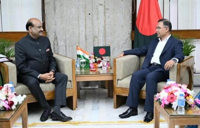 বাংলাদেশের প্রধানমন্ত্রী তারেক রহমানের সঙ্গে ভারতের লোকসভার স্পিকার ওম বিড়লার বৈঠক করছেন