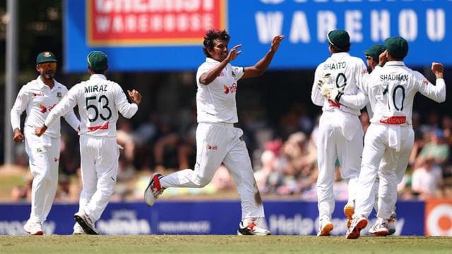 প্রথম ইনিংসে ৬ উইকেট নিয়েছেন ম্যাচ সেরা হাসান মাহমুদ