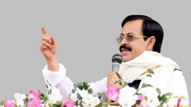 শেখ ফজলুল করিম সেলিম বহু বছর ধরে আওয়ামী লীগের রাজনীতিতে রয়েছেন। তিনি শেখ হাসিনার ফুপাতো ভাই